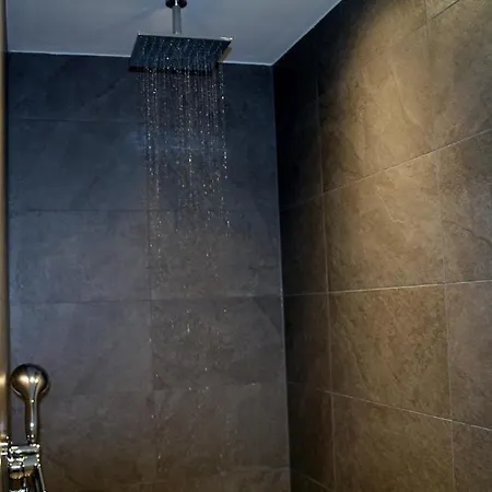 Poelzl Apartmán *